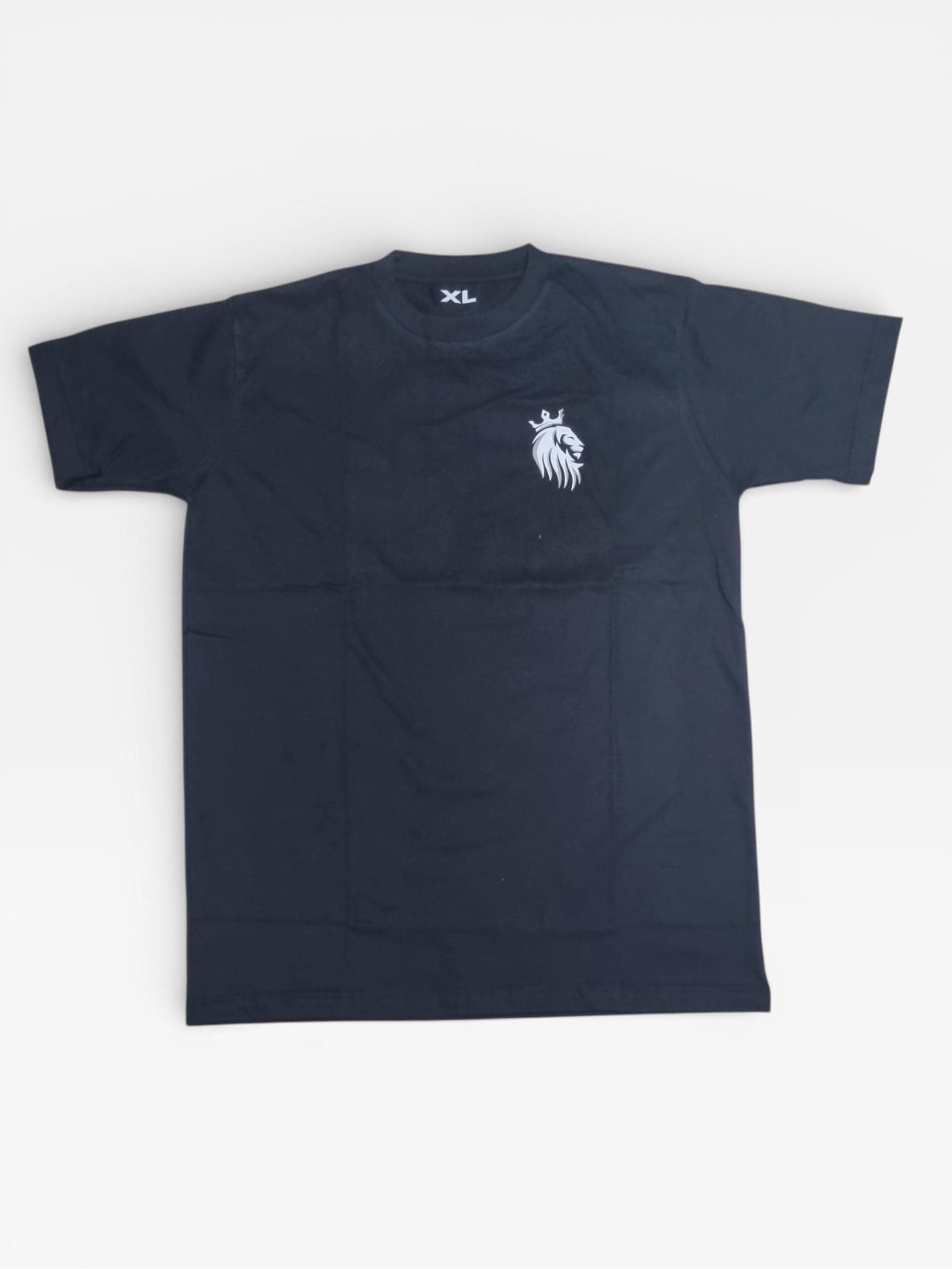 Remera El león Color negro